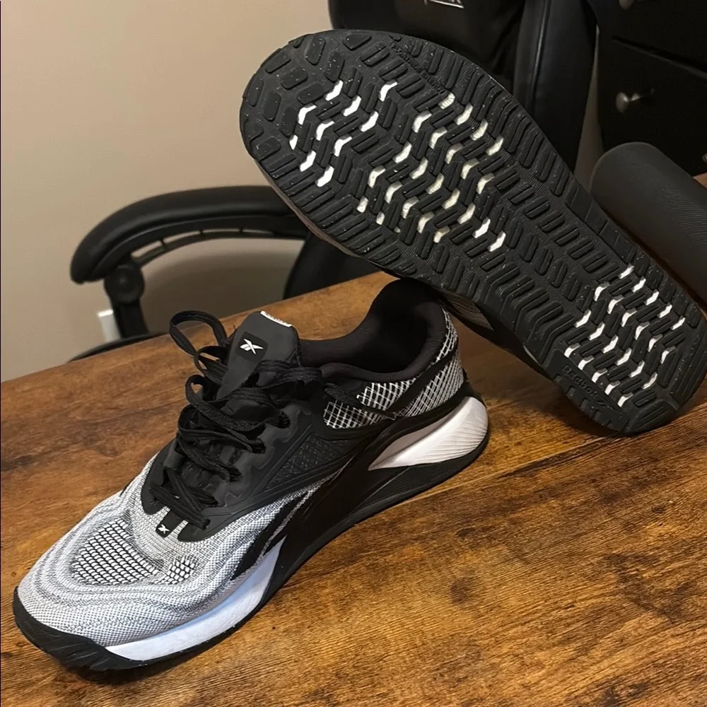 Reebok Monochrome Athletic Shoes - Picture 2 of 2
